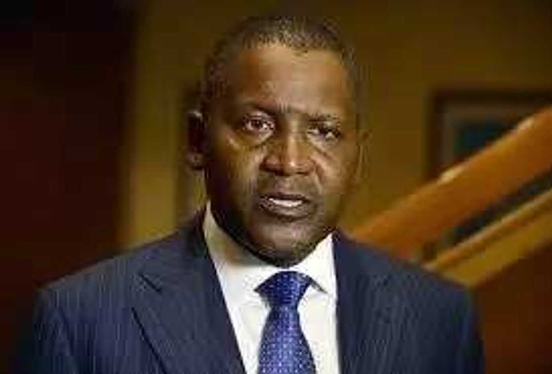 Dangote ya sauka daga jerin manyan masu kudi 100 Dangote ya sauka daga jerin manyan masu kudi 100