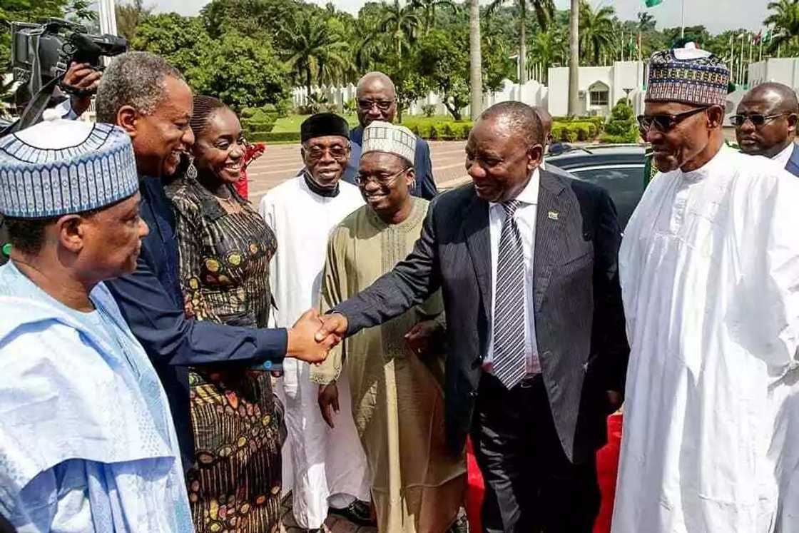 Buhari da shugaban kasar Afrika ta Kudu sun saka labule a fadar gwamnatin Najeriya, kalli hoto Buhari da shugaban kasar Afrika ta Kudu sun saka labule a fadar gwamnatin Najeriya, kalli hoto