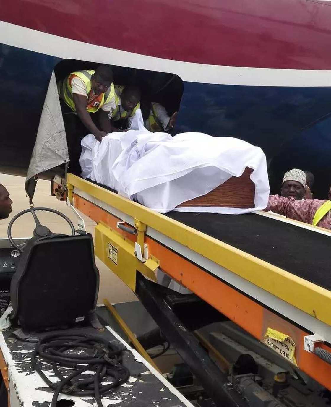 Jana’izar Umaru Shinkafi a Sokoto (Hotuna) Jana’izar Umaru Shinkafi a Sokoto (Hotuna)