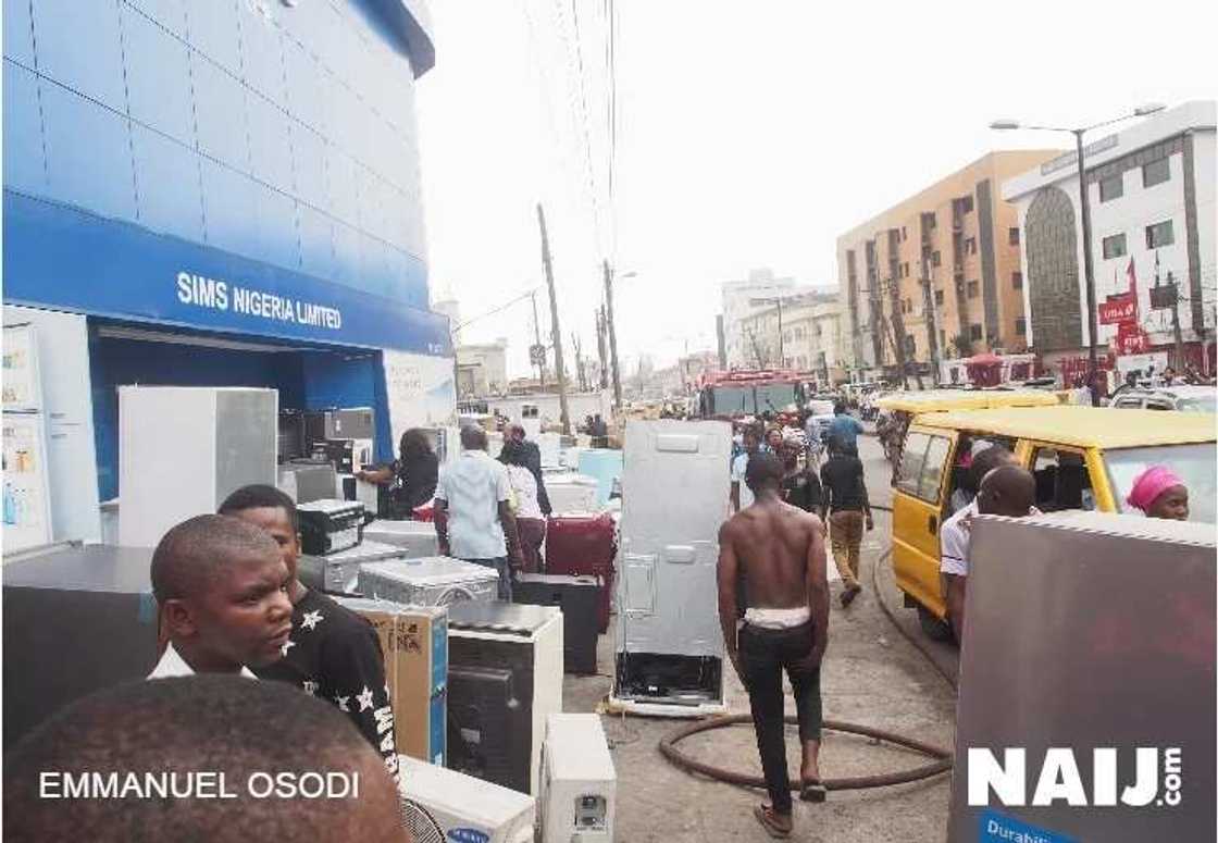 BREAKING: Samsung Digital Centre On Fire (PHOTOS)