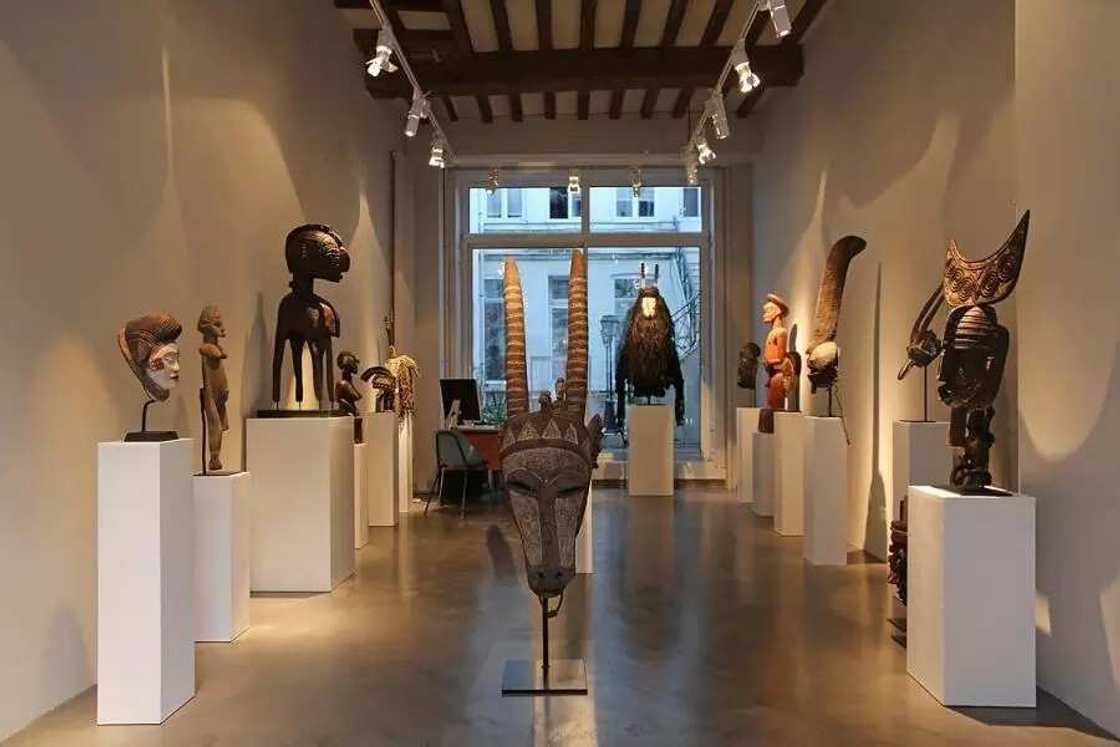 Nigerian traditional art Nigerian traditional art