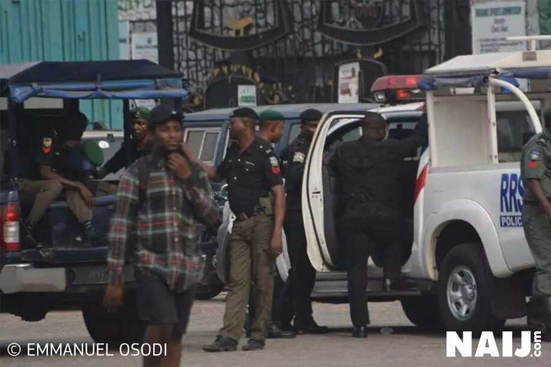 Live Updates: Nigerians continue nationwide protest at National stadium despite 2baba backing down Live Updates: Nigerians continue nationwide protest at National stadium despite 2baba backing down