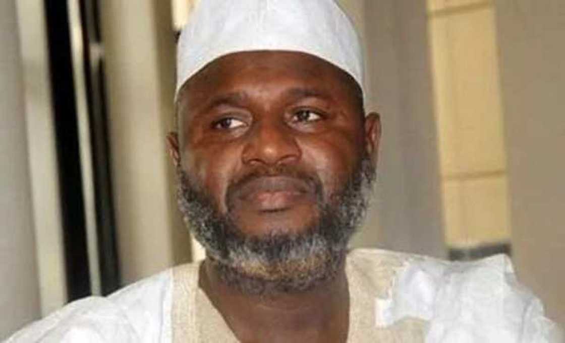 Dalilin da ya sa zan nemi takarar kujerar Buhari a 2023 – Tsohon gwamnan Zamfara Dalilin da ya sa zan nemi takarar kujerar Buhari a 2023 – Tsohon gwamnan Zamfara