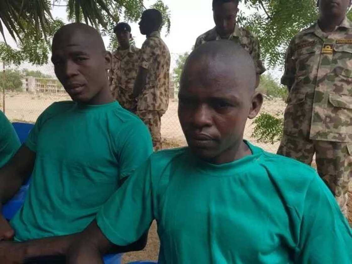 Na kera rigar bama-bamai sama da 500 ga yan Boko Haram don aiwatar da harin kunar bakin wake – Matashin dan ta’adda Na kera rigar bama-bamai sama da 500 ga yan Boko Haram don aiwatar da harin kunar bakin wake – Matashin dan ta’adda
