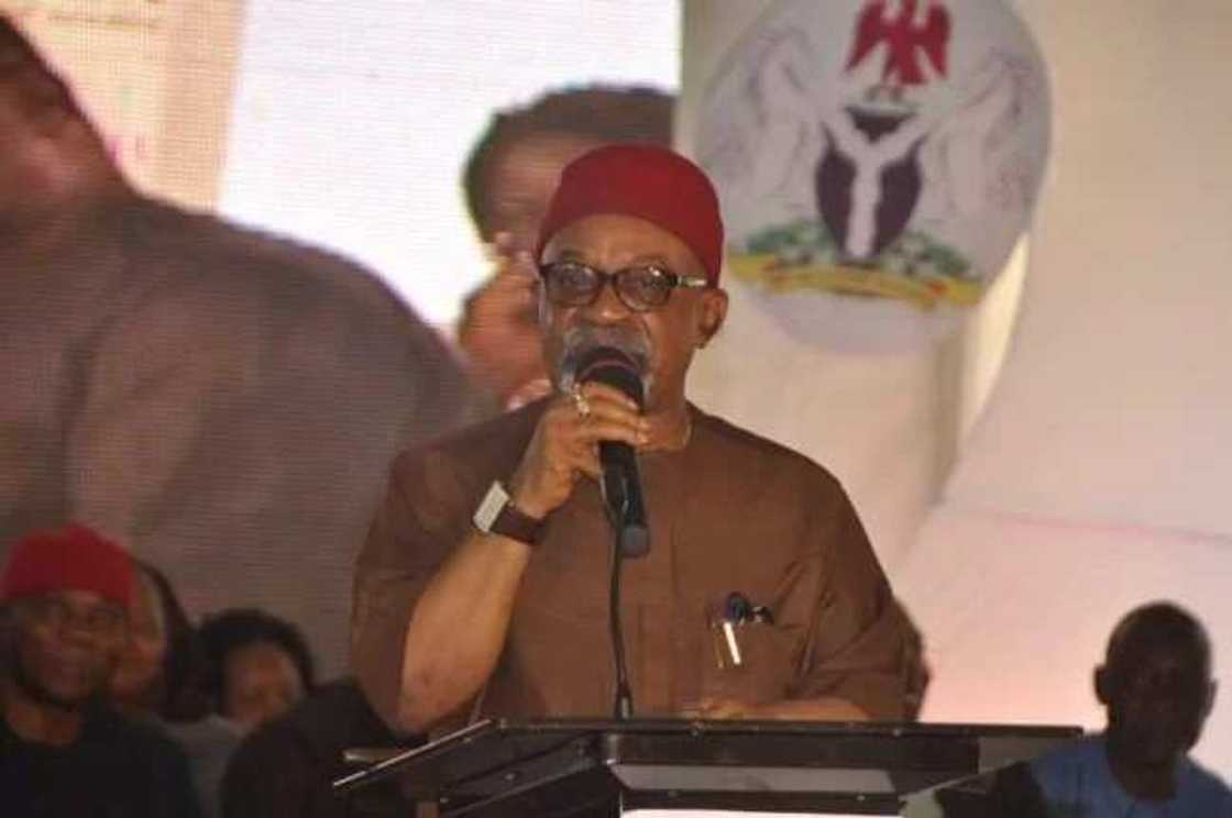 Chris Ngige yayi subutar-baki yayi kira a zabi su Fayose a zaben Ekiti Chris Ngige yayi subutar-baki yayi kira a zabi su Fayose a zaben Ekiti