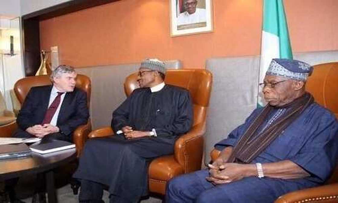 Abubuwan da Obasanjo ya taba kiran Atiku dasu tun bayan batawarsu shekaru 15 da suka wuce Abubuwan da Obasanjo ya taba kiran Atiku dasu tun bayan batawarsu shekaru 15 da suka wuce