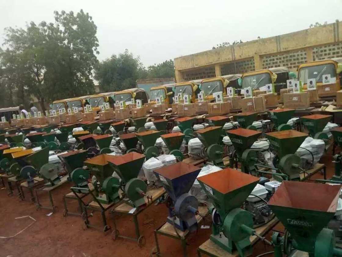 Hotuna: Aisha Buhari tare da Matan Gwamnonin Arewa 19 sun hallarci taron bada tallafi a Katsina Hotuna: Aisha Buhari tare da Matan Gwamnonin Arewa 19 sun hallarci taron bada tallafi a Katsina