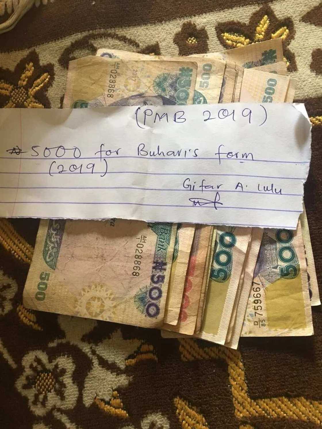 Kar ka damu Baba: ‘Yan Najeriya sun fara hada kudi don sayawa Buhari fam din takara Kar ka damu Baba: ‘Yan Najeriya sun fara hada kudi don sayawa Buhari fam din takara