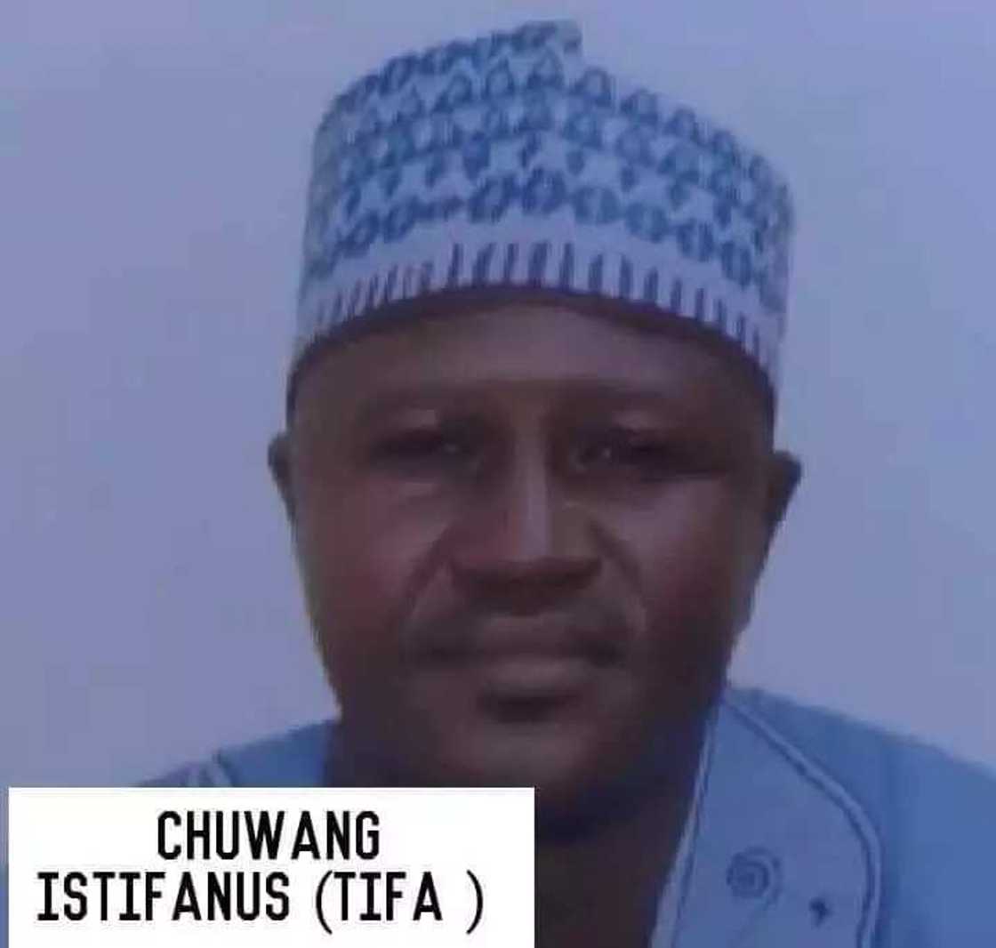 Hotunan 'yan kabilar Berom da su ka kashe janar Idris Alkali Hotunan 'yan kabilar Berom da su ka kashe janar Idris Alkali