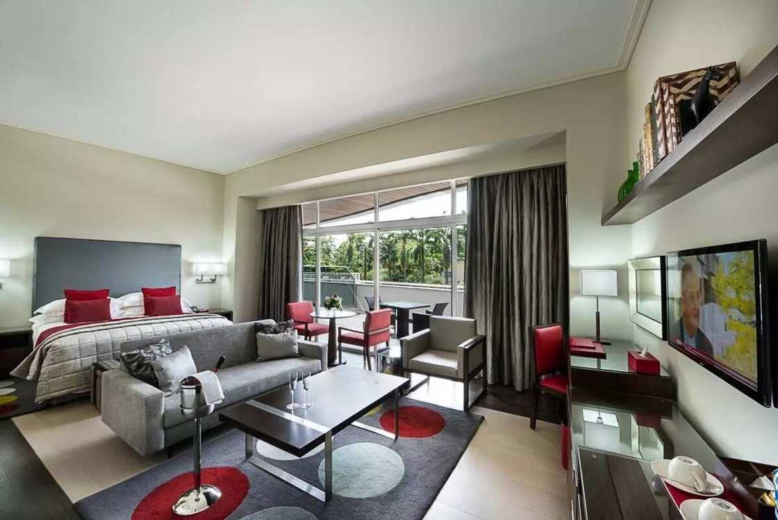 Bright room Bright room