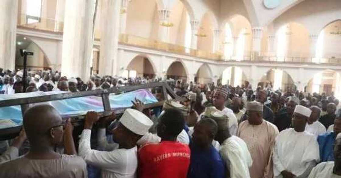 An yi jana'izzar marigayi Sanata Wakili a Abuja An yi jana'izzar marigayi Sanata Wakili a Abuja