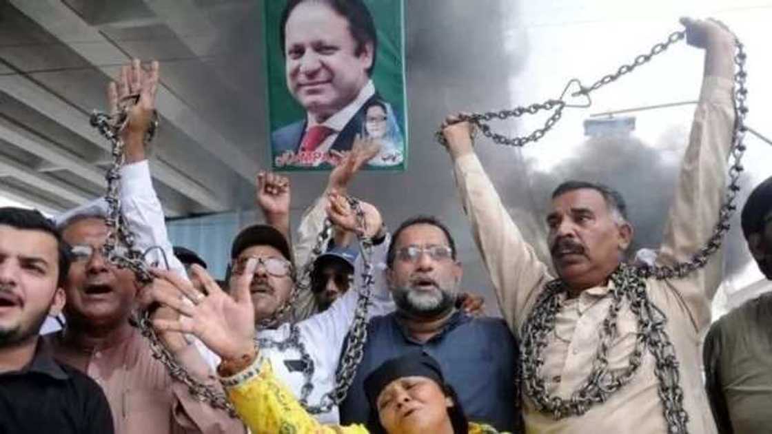 Shugaban kasar Pakistan zai shiga kurkuku bayan mulkar kasar shekaru, kuma har sau biyu Shugaban kasar Pakistan zai shiga kurkuku bayan mulkar kasar shekaru, kuma har sau biyu