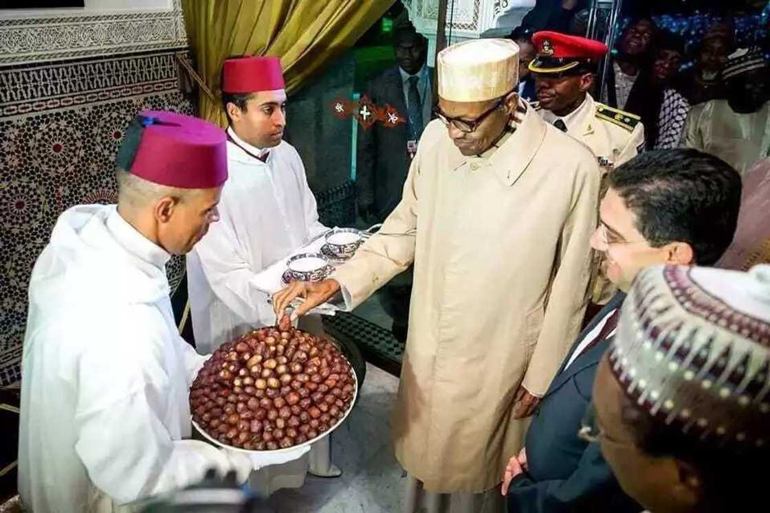Shugaba Buhari ya isa kasar Morocco (Hotuna) Shugaba Buhari ya isa kasar Morocco (Hotuna)