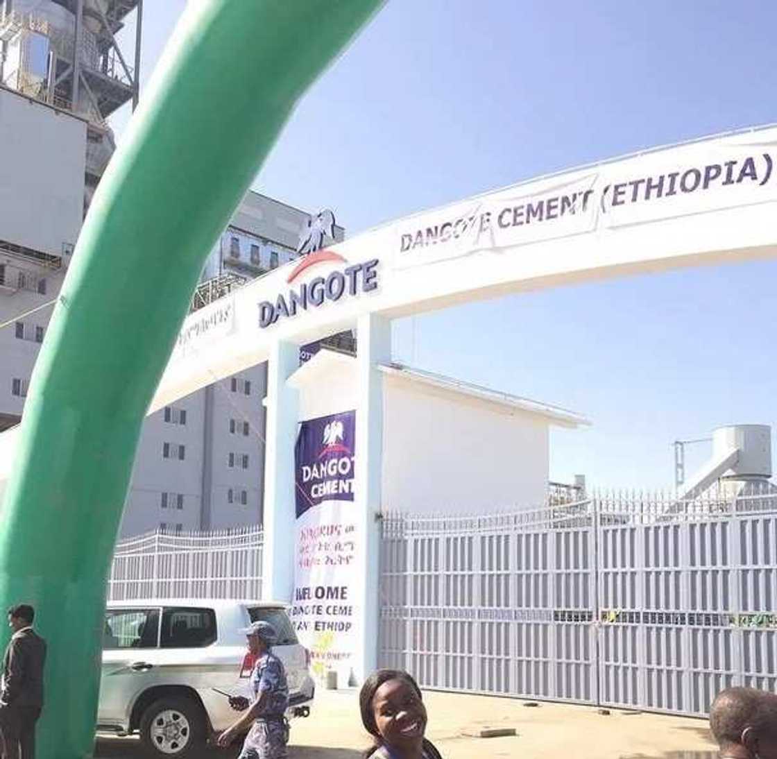 Karanta sirrin Dangote 9 game da kasuwanci Karanta sirrin Dangote 9 game da kasuwanci