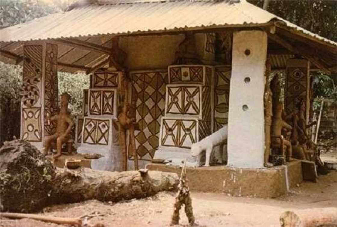 nigerian mud hut nigerian mud hut