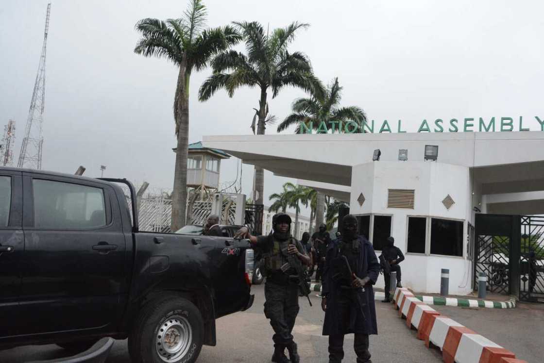 Kungiyar kasashen Turai, EU, ta bayyana damuwa kan mamayar da Hukumar DSS ta yiwa Majalisar Tarayya Kungiyar kasashen Turai, EU, ta bayyana damuwa kan mamayar da Hukumar DSS ta yiwa Majalisar Tarayya