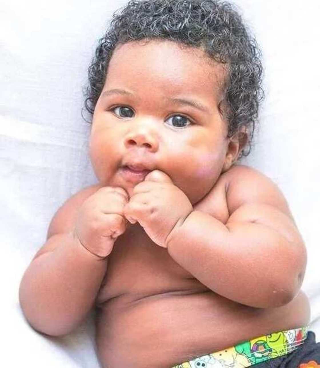 Hotuna kyawawan yara maza guda 6 Hotuna kyawawan yara maza guda 6