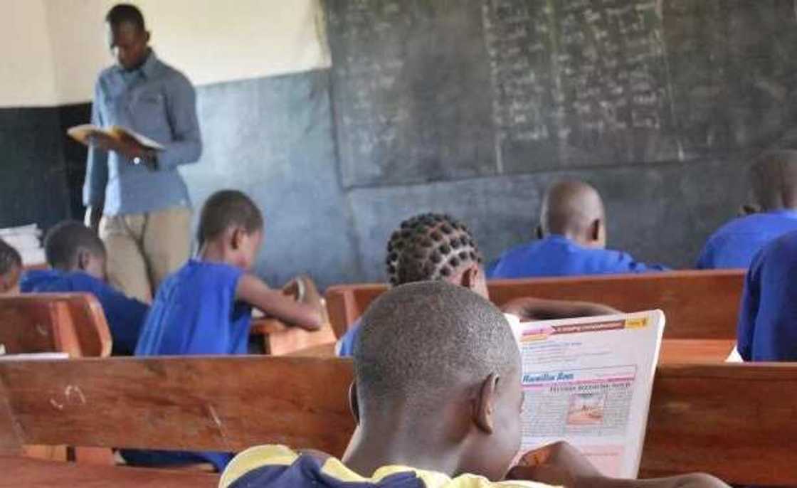 Fayose pays refunds over-deducted funds to teachers in Ekiti Fayose pays refunds over-deducted funds to teachers in Ekiti