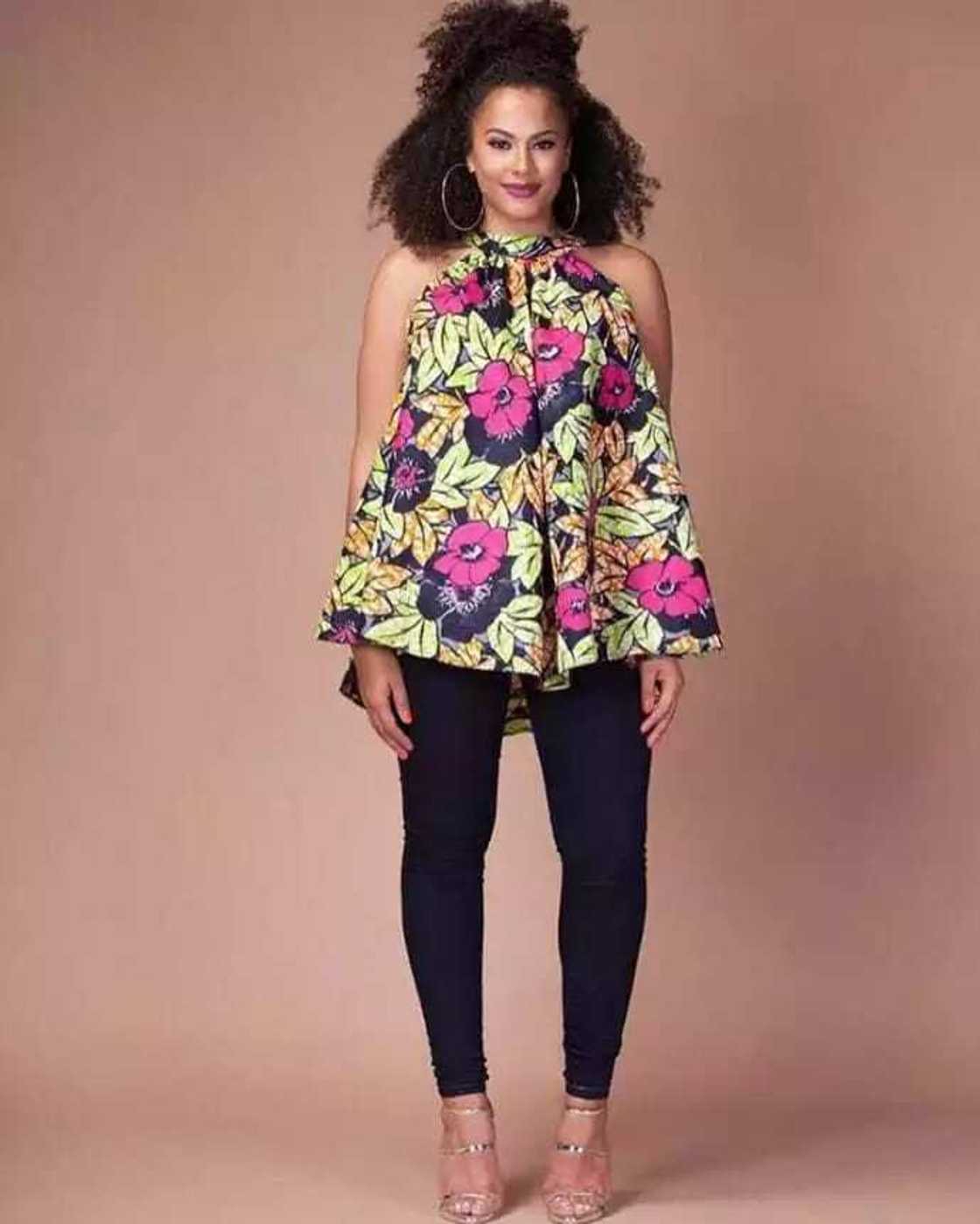 kalli adon gashi iri-iri da ake sanya atamfa dashi da yake mace kalli adon gashi iri-iri da ake sanya atamfa dashi da yake mace