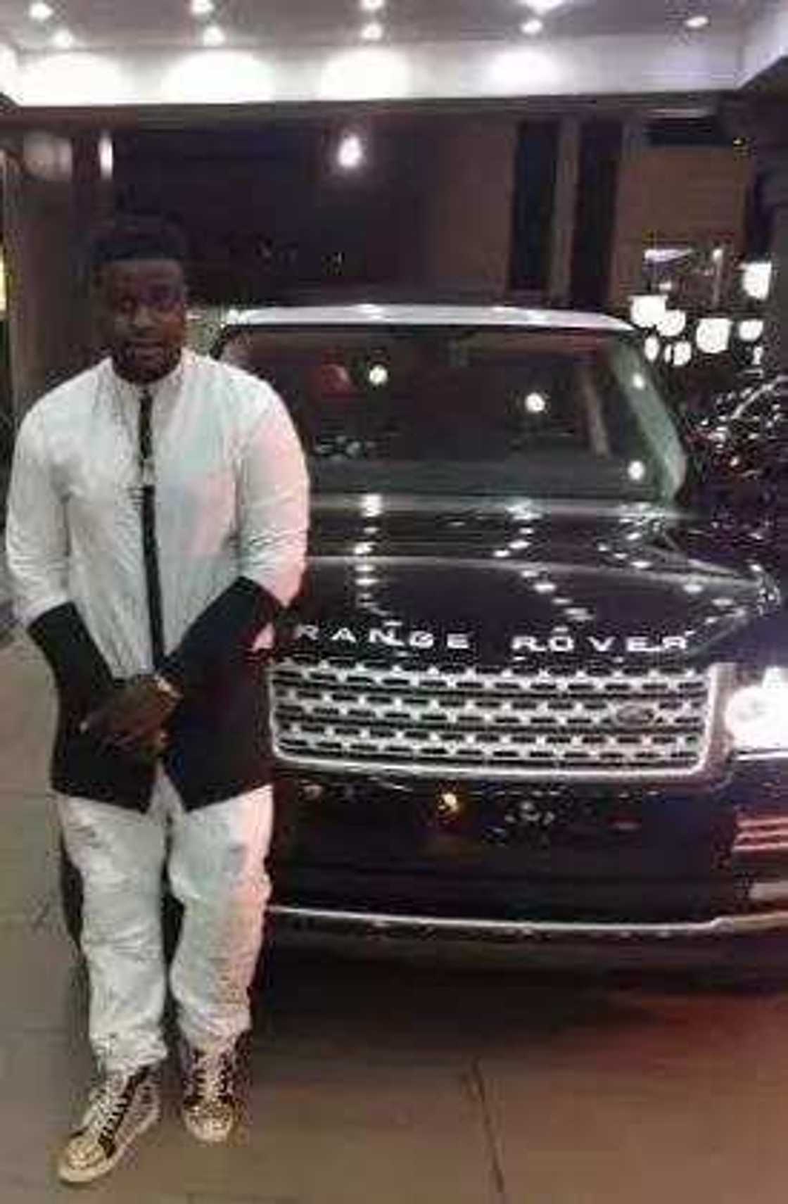 Davido, Brother Acquire 2015 Range Rover Jeep