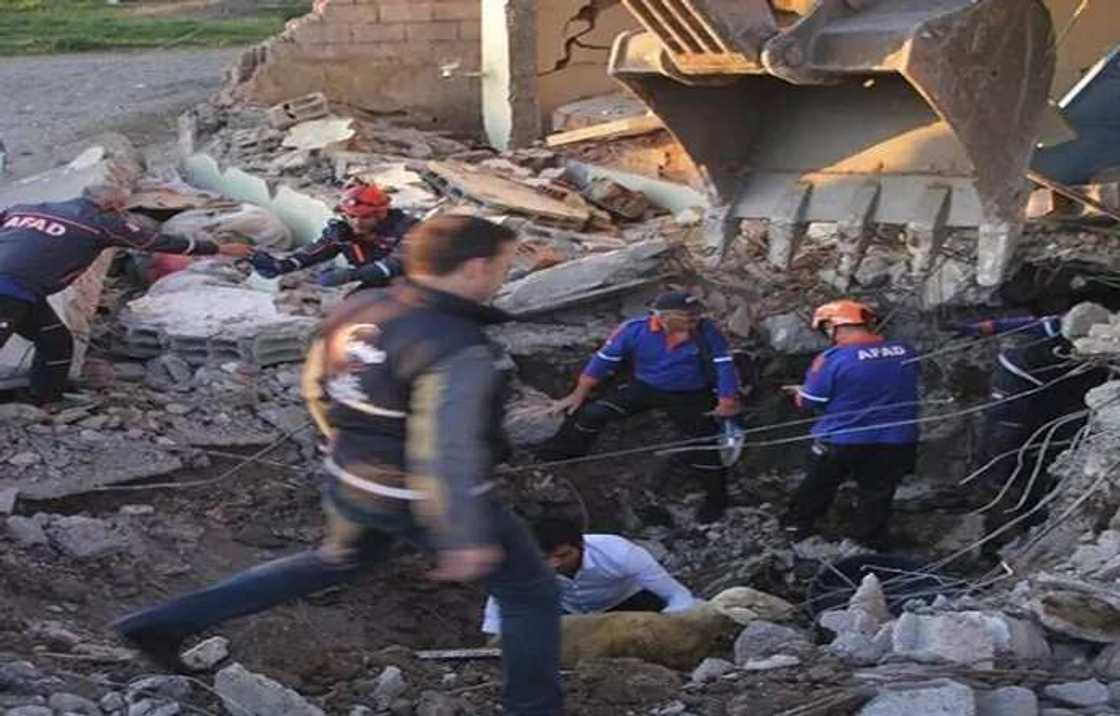 Karar kwana: Mutane da yawa sun bakunci lahira sakamakon girgizar kasa Karar kwana: Mutane da yawa sun bakunci lahira sakamakon girgizar kasa