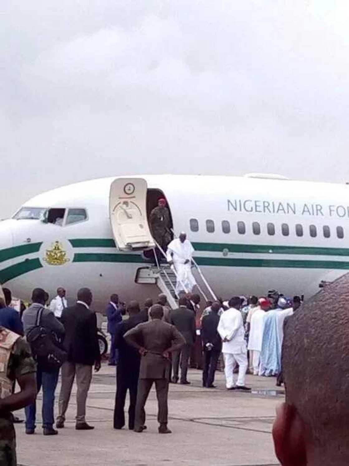 BREAKING: President Buhari arrives in Edo for APC mega rally (Photo) BREAKING: President Buhari arrives in Edo for APC mega rally (Photo)