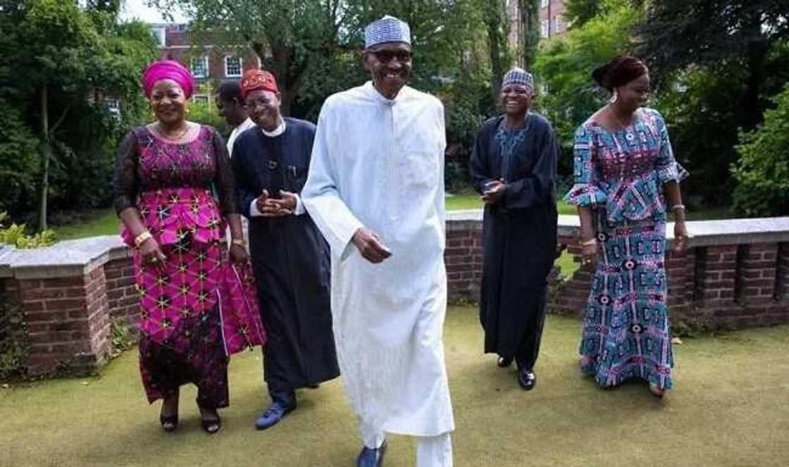 May God reward those praying for me - Buhari says in London May God reward those praying for me - Buhari says in London