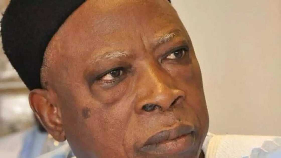 Sanata Abdullahi Adamu ya bukaci masu yiwa gwamnatin Shugaba Buhari zagon kasa dasu fice daga jam'iyyar APC Sanata Abdullahi Adamu ya bukaci masu yiwa gwamnatin Shugaba Buhari zagon kasa dasu fice daga jam'iyyar APC