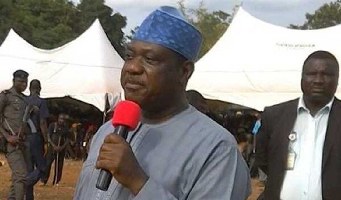 Buhari a Benuwe : Kabilar Tiv suna fushi da kai - Akume ya fada wa shugaban Kasa Buhari a Benuwe : Kabilar Tiv suna fushi da kai - Akume ya fada wa shugaban Kasa