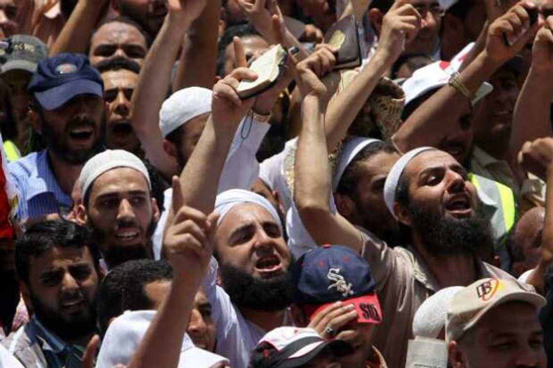 Masu zafin kishin Islama a Pakistan na neman sai an kashe musu wata baiwar Allah, ko me tayi? Masu zafin kishin Islama a Pakistan na neman sai an kashe musu wata baiwar Allah, ko me tayi?
