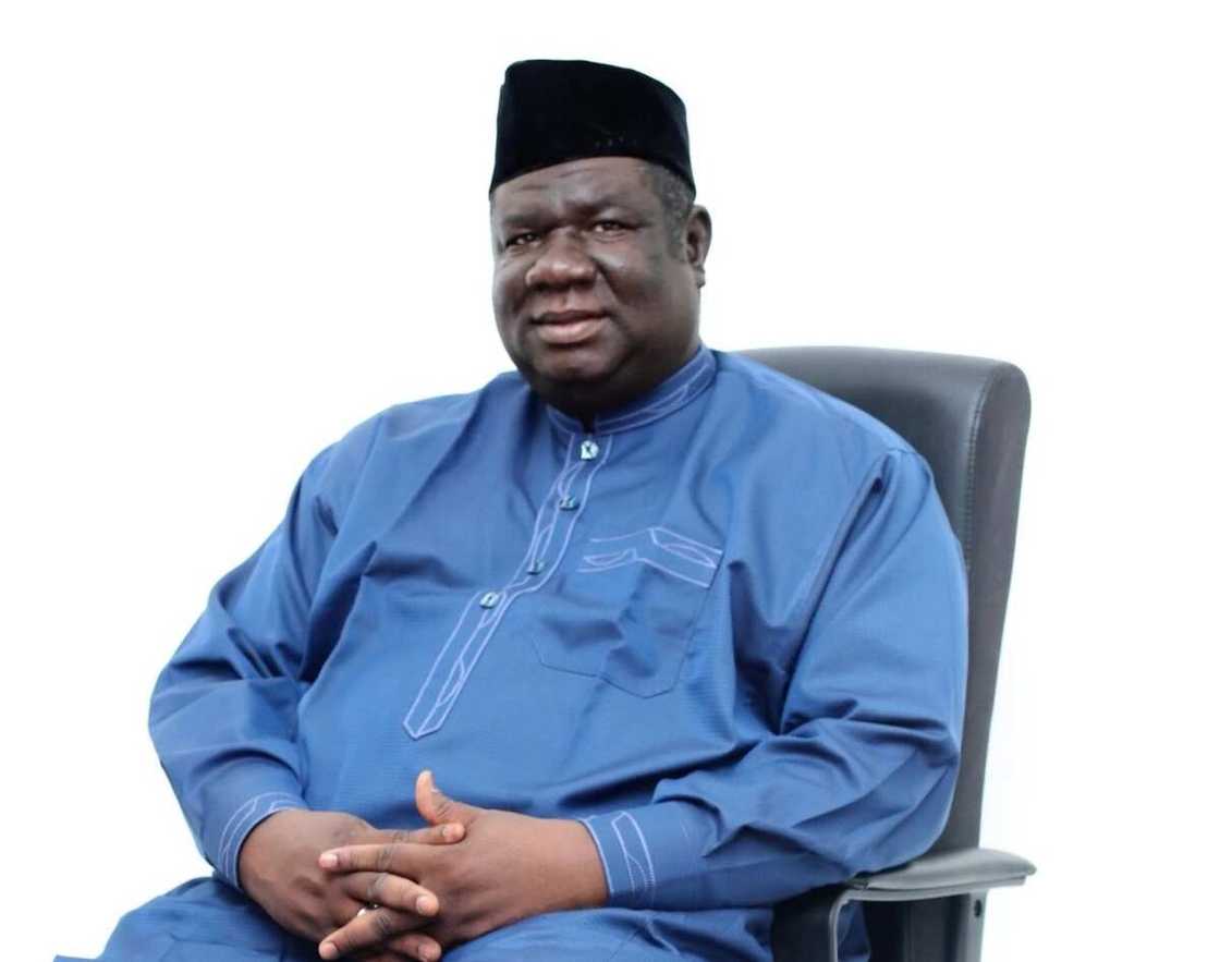 Zaben 2019: Dan Sarki zai fafata da gwamna mai a wata jiha a Najeriya Zaben 2019: Dan Sarki zai fafata da gwamna mai a wata jiha a Najeriya