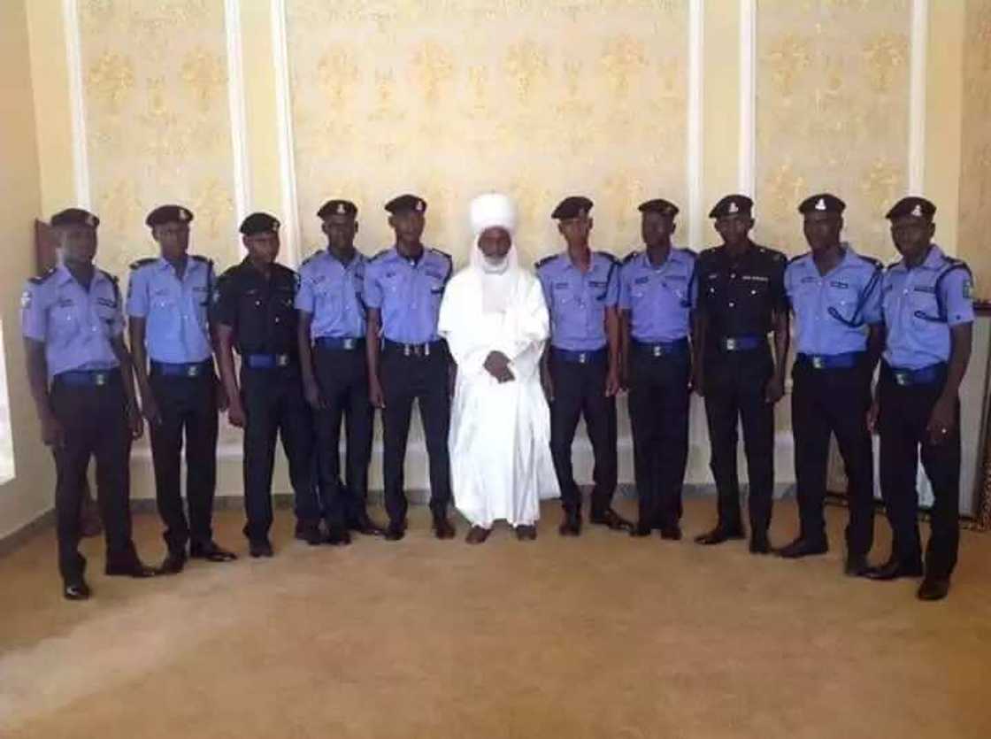 Alheri gadon barci: Sarkin Gombe ya samar ma matasa 28 aikin Soja da Ɗansanda (Hotuna)