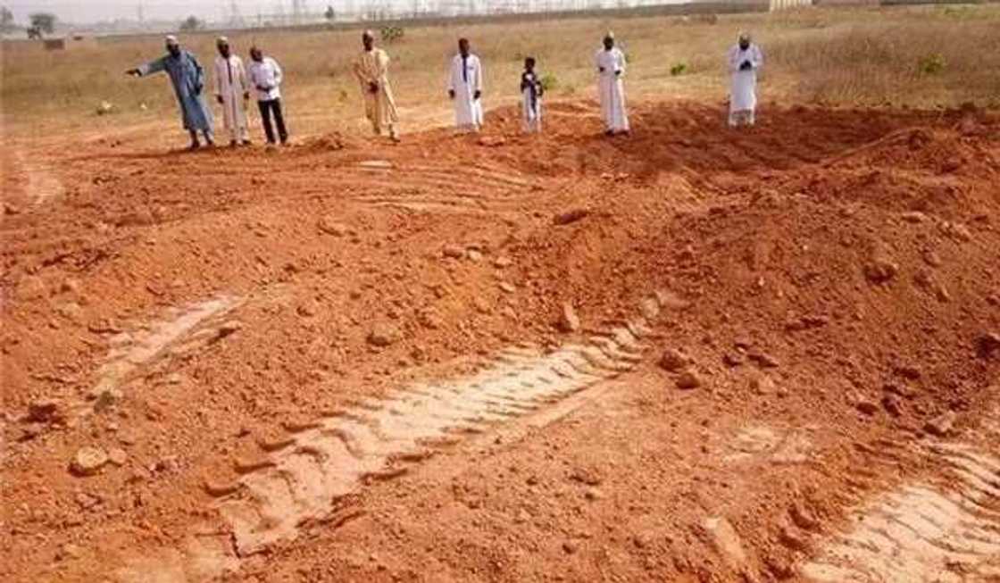 Zaria bloodbath: Mass graves dug by army exposed (photos) Zaria bloodbath: Mass graves dug by army exposed (photos)