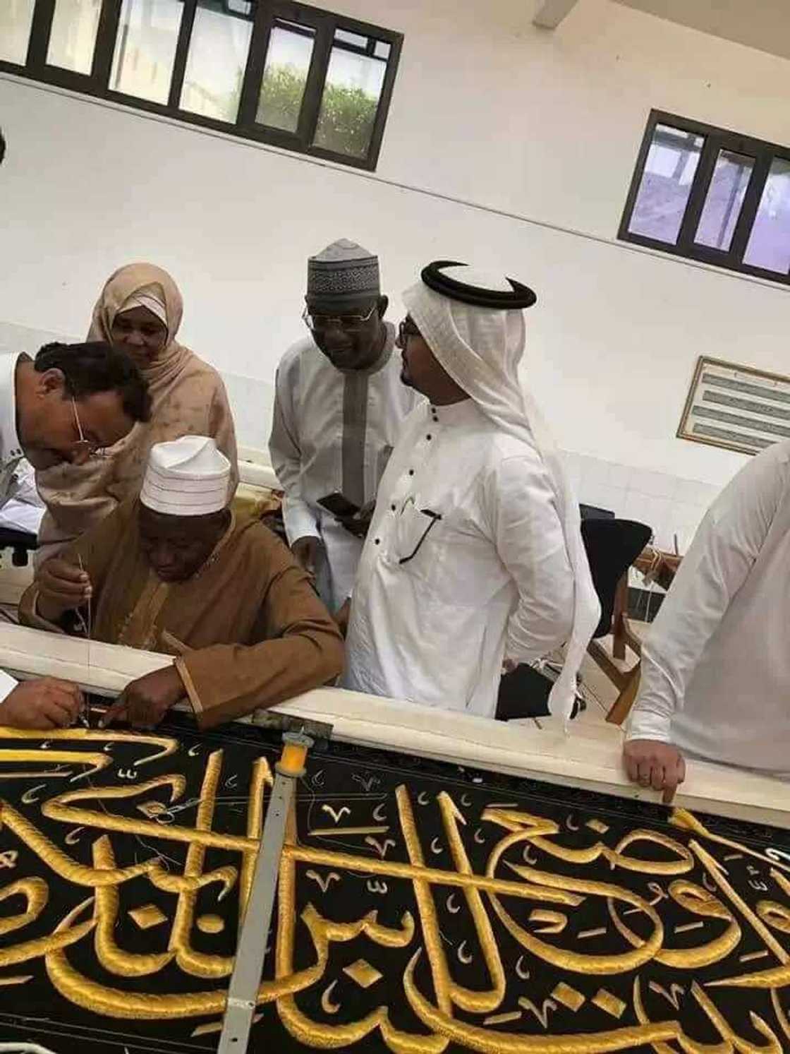 Khadimul Islam: Kasar Saudiyya ta karrama gwamna Ganduje (Hotuna) Khadimul Islam: Kasar Saudiyya ta karrama gwamna Ganduje (Hotuna)