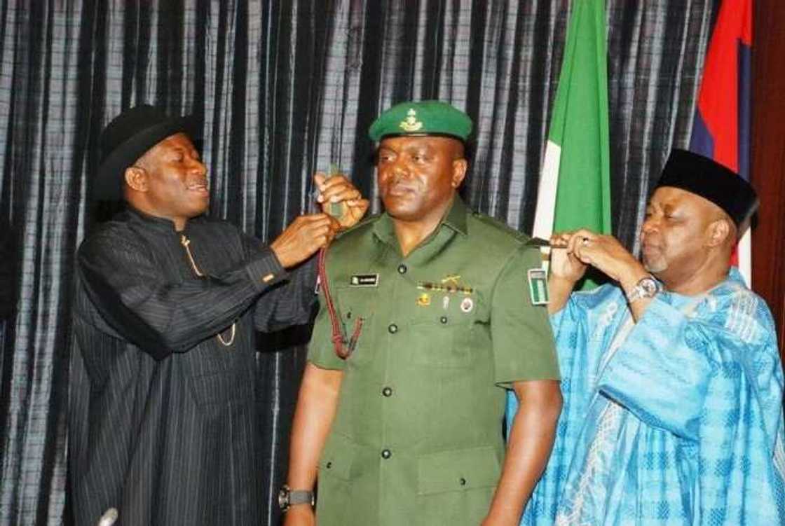 EFCC investigating 7 army generals over arms scandal EFCC investigating 7 army generals over arms scandal
