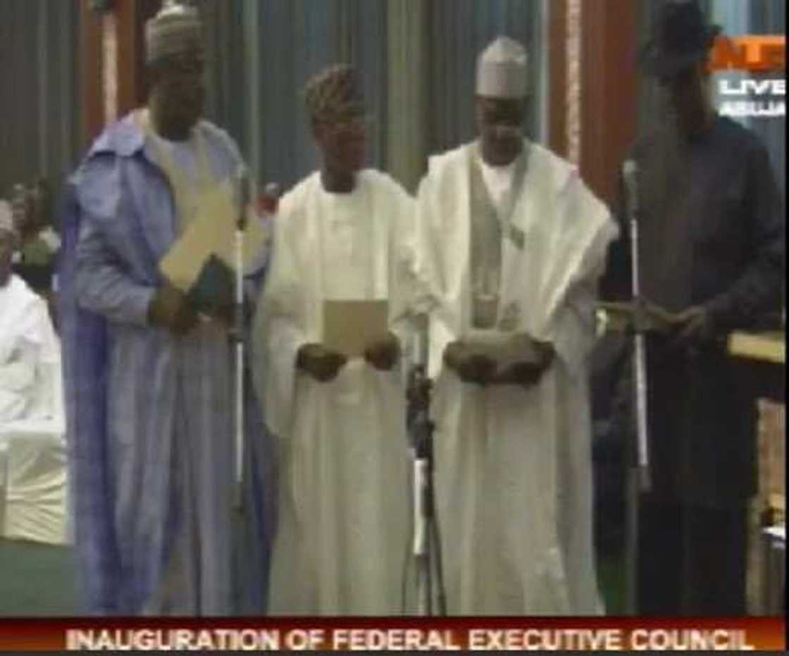 FLASH: Fashola Sworn In As Power, Works & Housing Minister