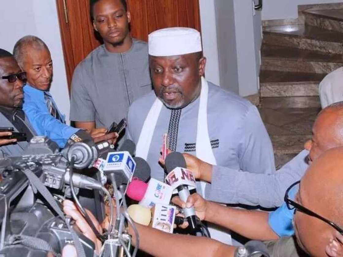 Ku taimakawa Almajirai wajen samun ilmin Boko: Rochas Okorocha Ku taimakawa Almajirai wajen samun ilmin Boko: Rochas Okorocha