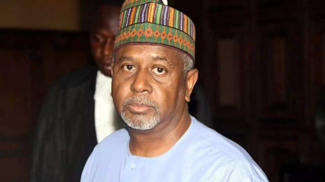 Kotu ta hana Dasuki bukatar da ya nema na a biya shi N5bn na barnar da aka yi masa Kotu ta hana Dasuki bukatar da ya nema na a biya shi N5bn na barnar da aka yi masa