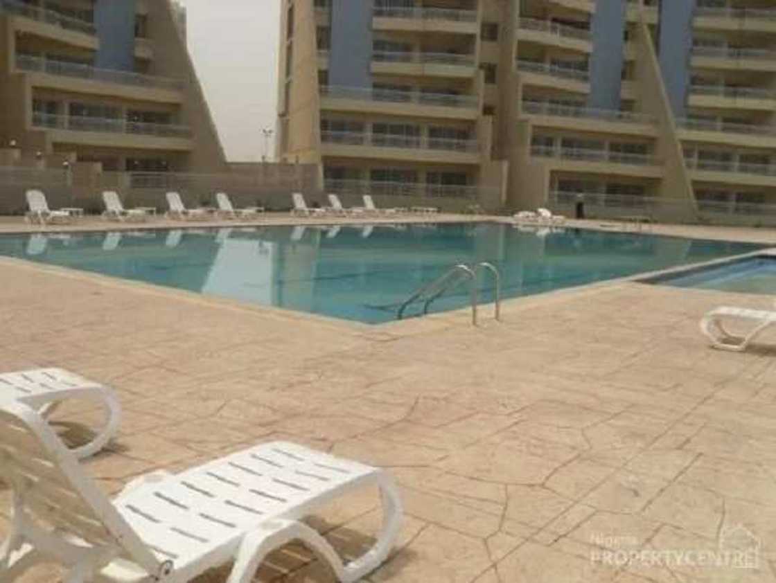 5 Floors, 18 Flats and 6 Pent-houses acquired by Diezani 5 Floors, 18 Flats and 6 Pent-houses acquired by Diezani