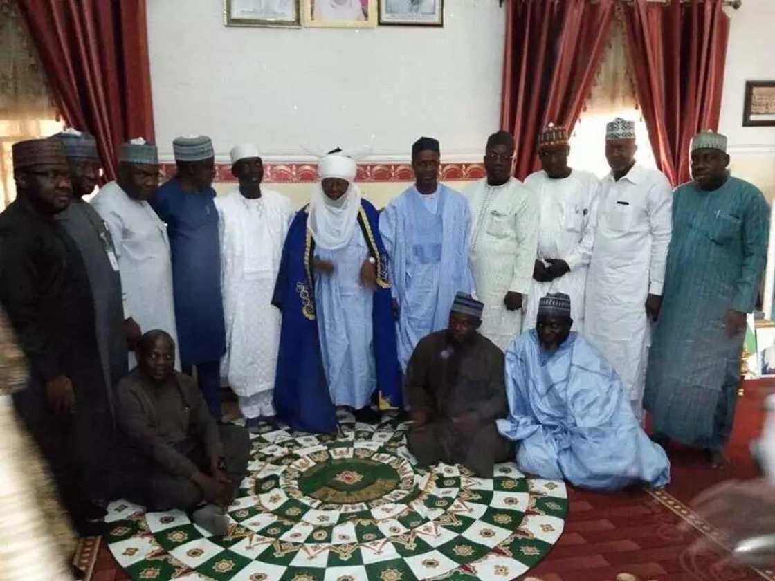 Gwamnatin jihar Kaduna ta kai ziyarar maraba ga Sarkin Zazzau bayan kwashe tsawon lokaci yana jinya a Ingila Gwamnatin jihar Kaduna ta kai ziyarar maraba ga Sarkin Zazzau bayan kwashe tsawon lokaci yana jinya a Ingila