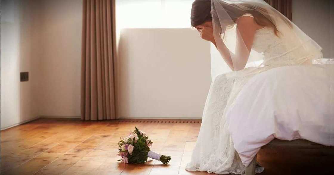 Yadda amarya ta soke aurenta don mijin ya gaza tara kudin da zasuyi casu Yadda amarya ta soke aurenta don mijin ya gaza tara kudin da zasuyi casu