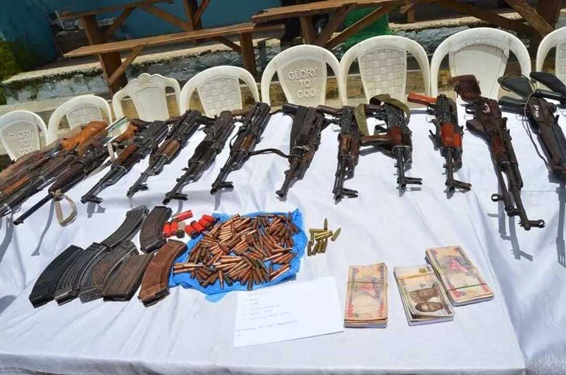 Cikin Hotuna: Hukumar 'Yan sanda ta cafke 'Yan ta'adda 31 a yankunan Arewa Cikin Hotuna: Hukumar 'Yan sanda ta cafke 'Yan ta'adda 31 a yankunan Arewa