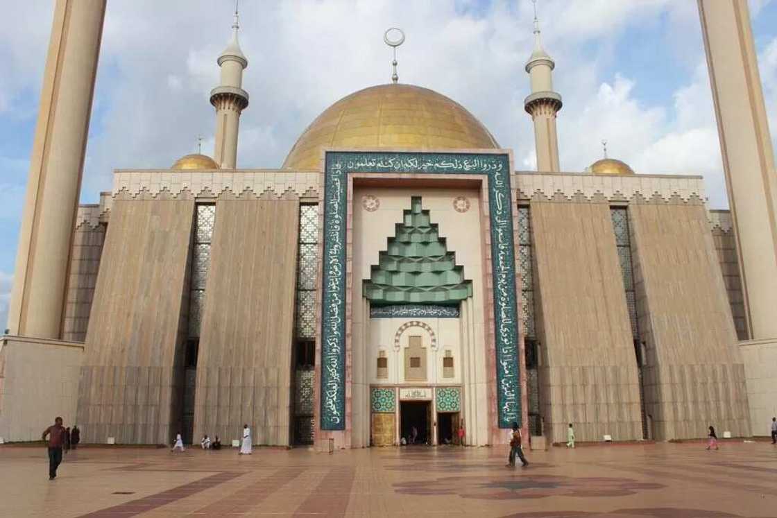 Ku daina zargin Buhari, ku tuba ga Allah – Ustaz Umar Ku daina zargin Buhari, ku tuba ga Allah – Ustaz Umar