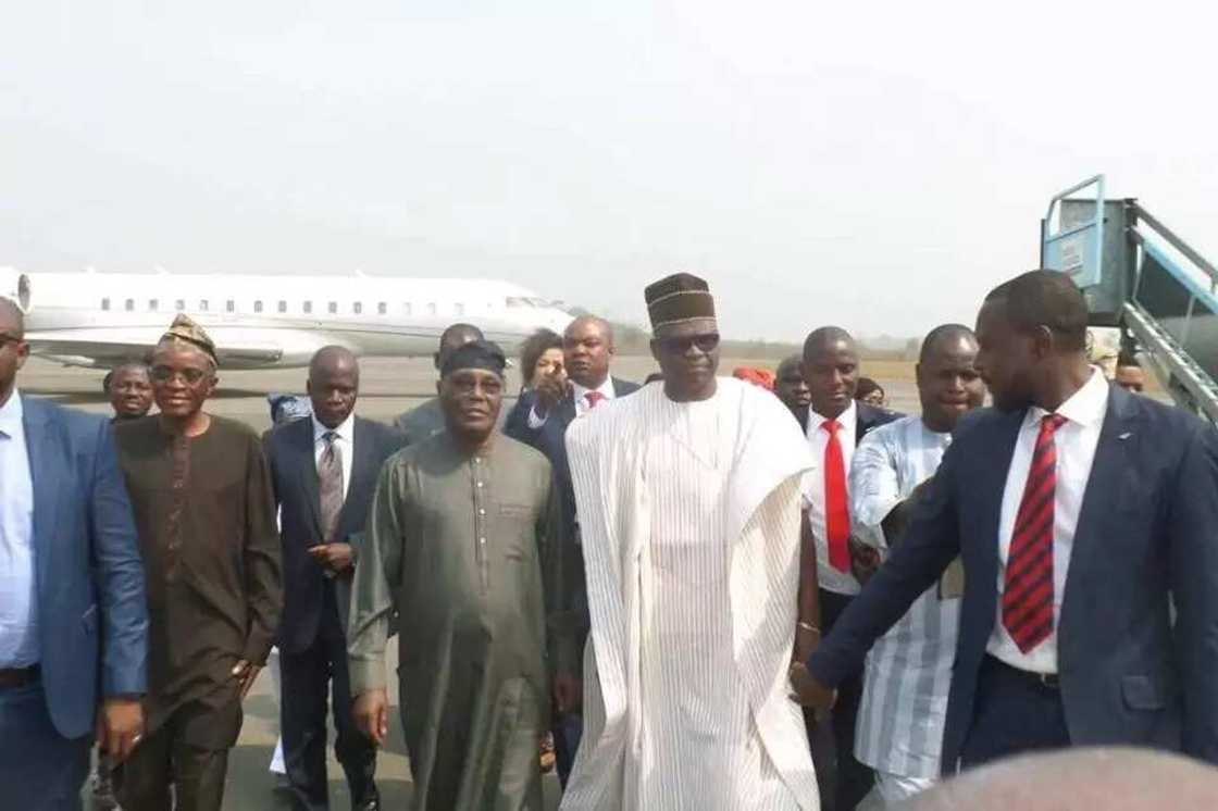 Atiku Abubakar ya kai ziyarci Fayose a Ekiti Atiku Abubakar ya kai ziyarci Fayose a Ekiti