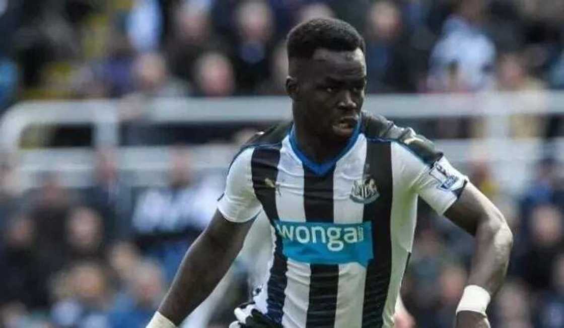 Manyan ‘yan wasa sun halarci jana’izar Cheick Tiote (Hotuna) Manyan ‘yan wasa sun halarci jana’izar Cheick Tiote (Hotuna)