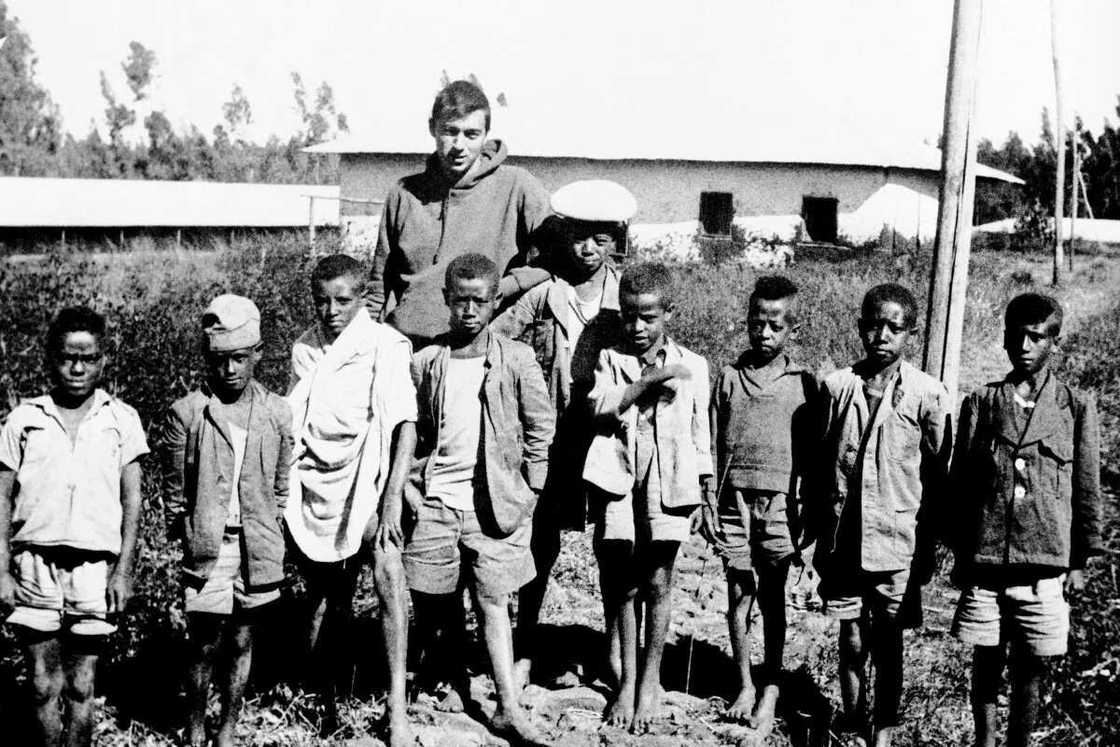 The first volunteers of Peace Corps The first volunteers of Peace Corps