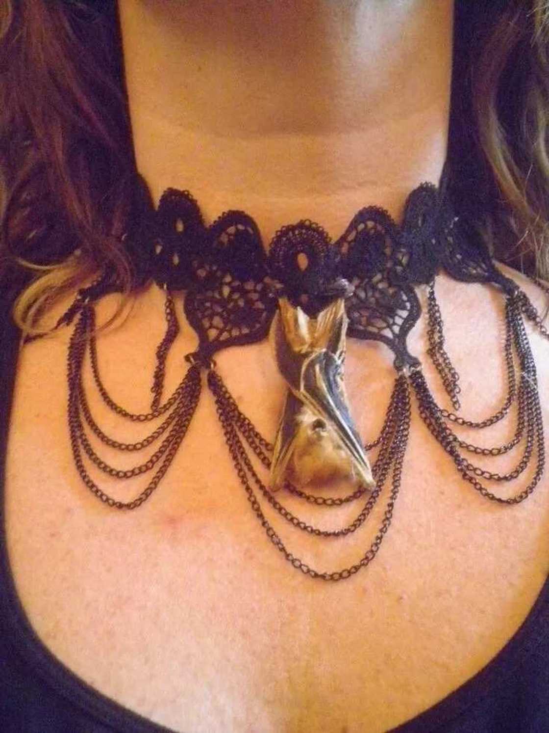 6 "demonic" things young people wear 6 "demonic" things young people wear