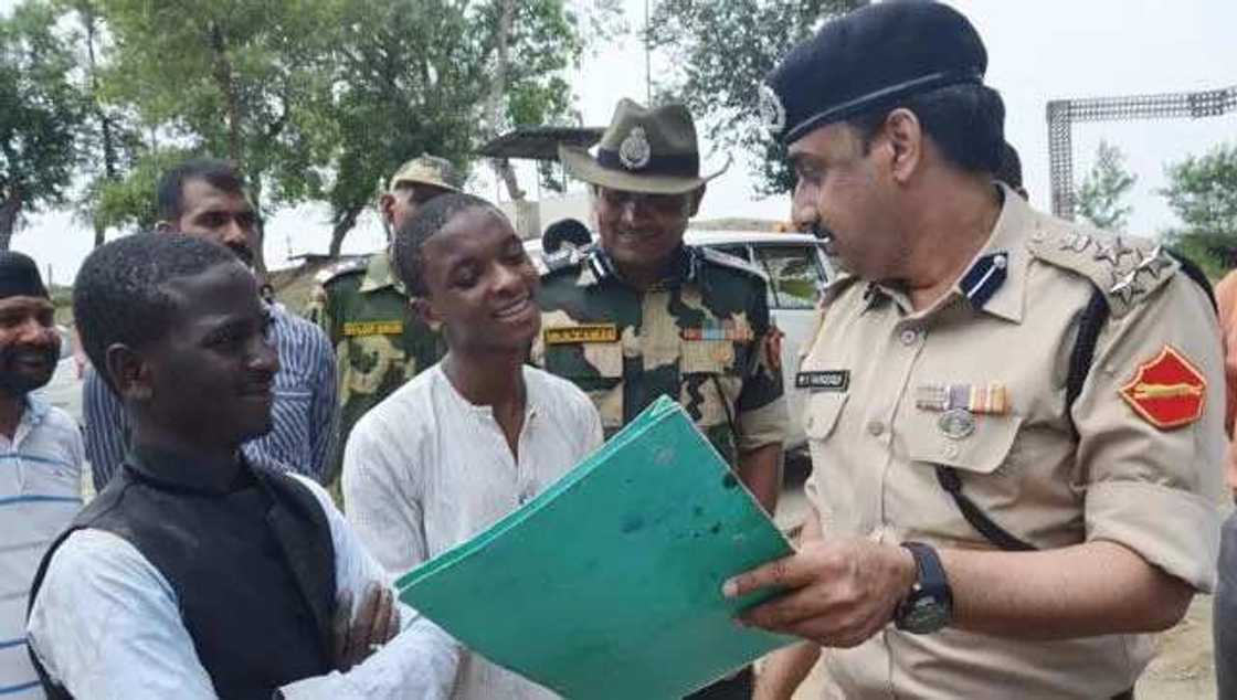 Kasar Pakistan shirye take da baiwa Najeriya kyautan makamai Kasar Pakistan shirye take da baiwa Najeriya kyautan makamai