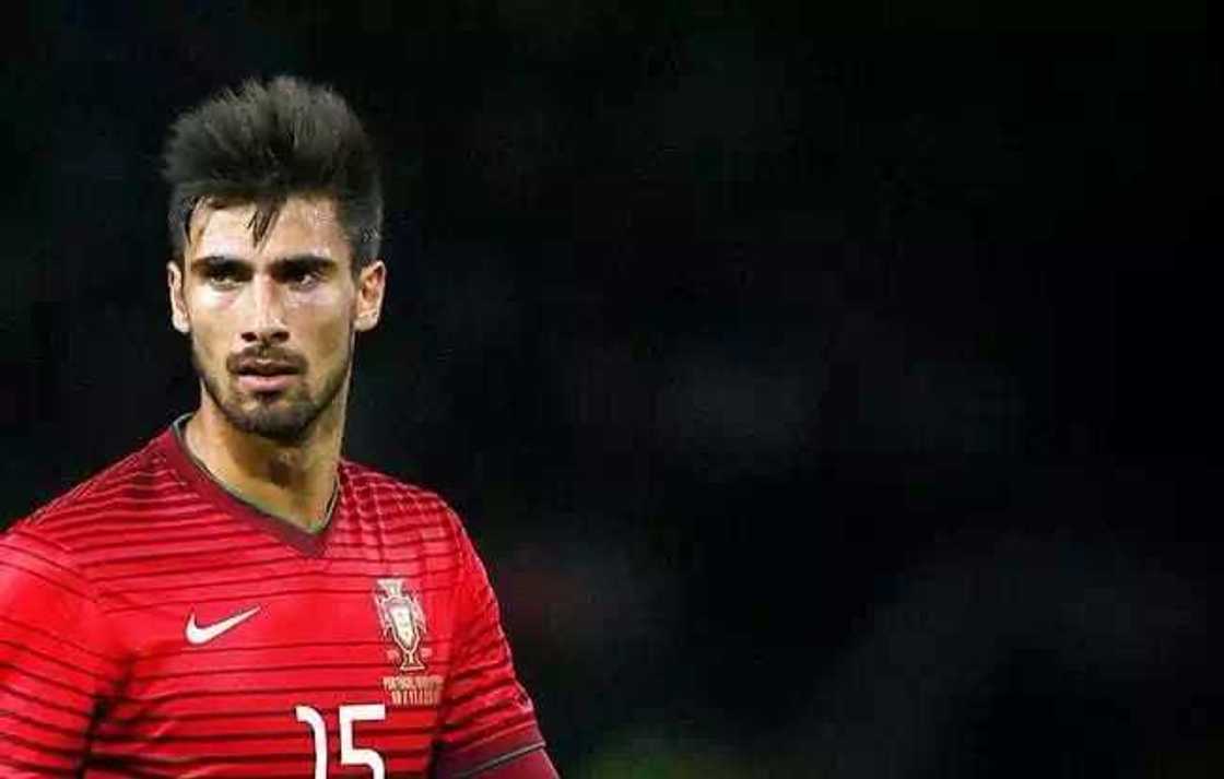 Barcelona ta sayi shahararren dan wasa Barcelona ta sayi shahararren dan wasa