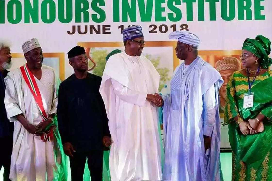 Shugaba Buhari yayin bikin karrama Marigayi MKO Abiola Shugaba Buhari yayin bikin karrama Marigayi MKO Abiola